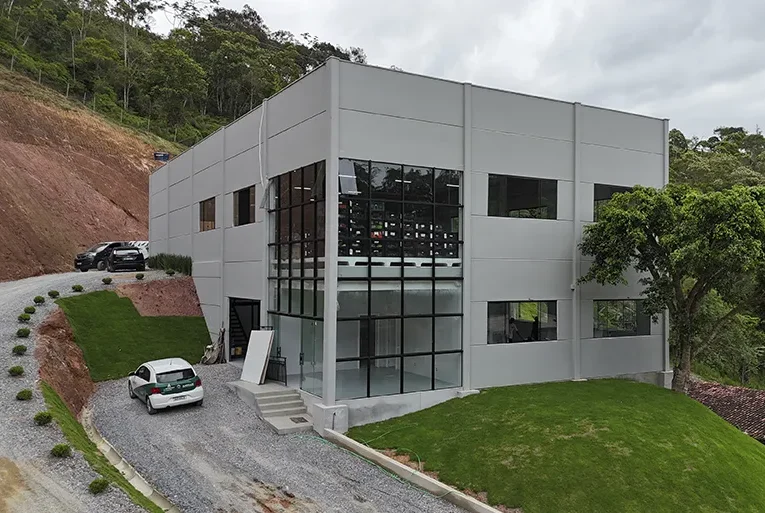 Black targ - Brusque - Andrade pré-fabricados