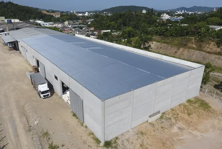 Obras pré-moldadas realizadas por Andrade Pré-fabricados em SC